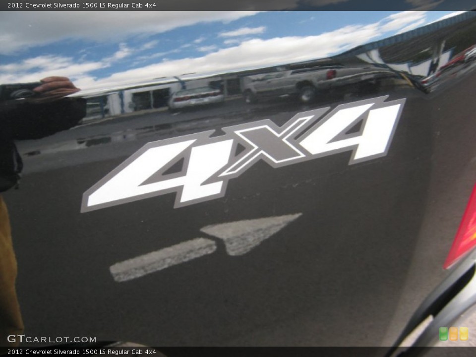 2012 Chevrolet Silverado 1500 Custom Badge and Logo Photo #55810445