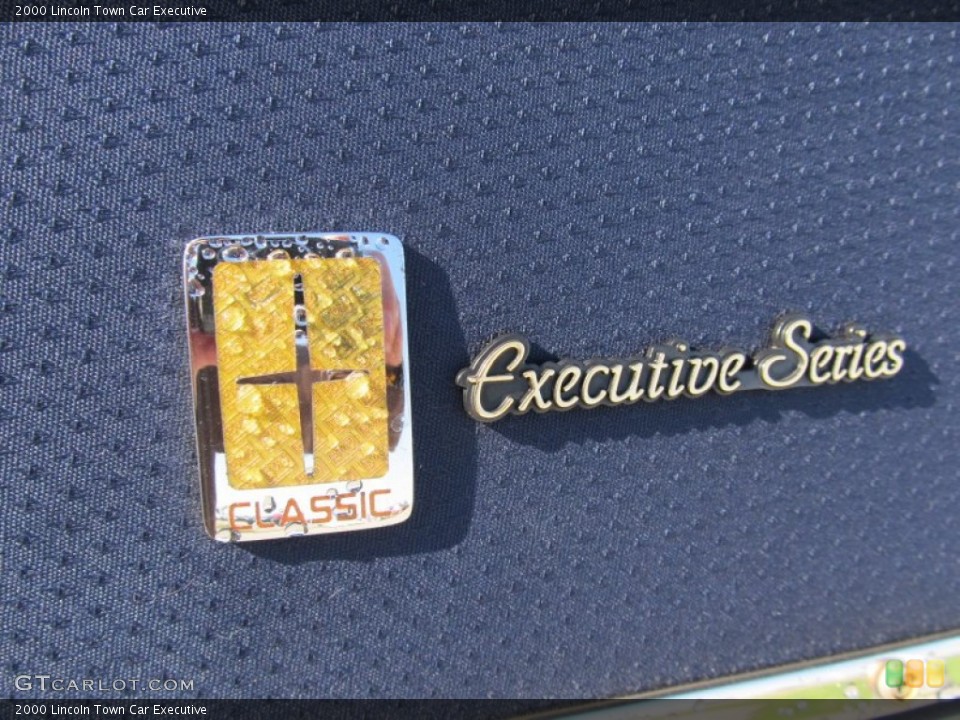 2000 Lincoln Town Car Custom Badge and Logo Photo #55944538