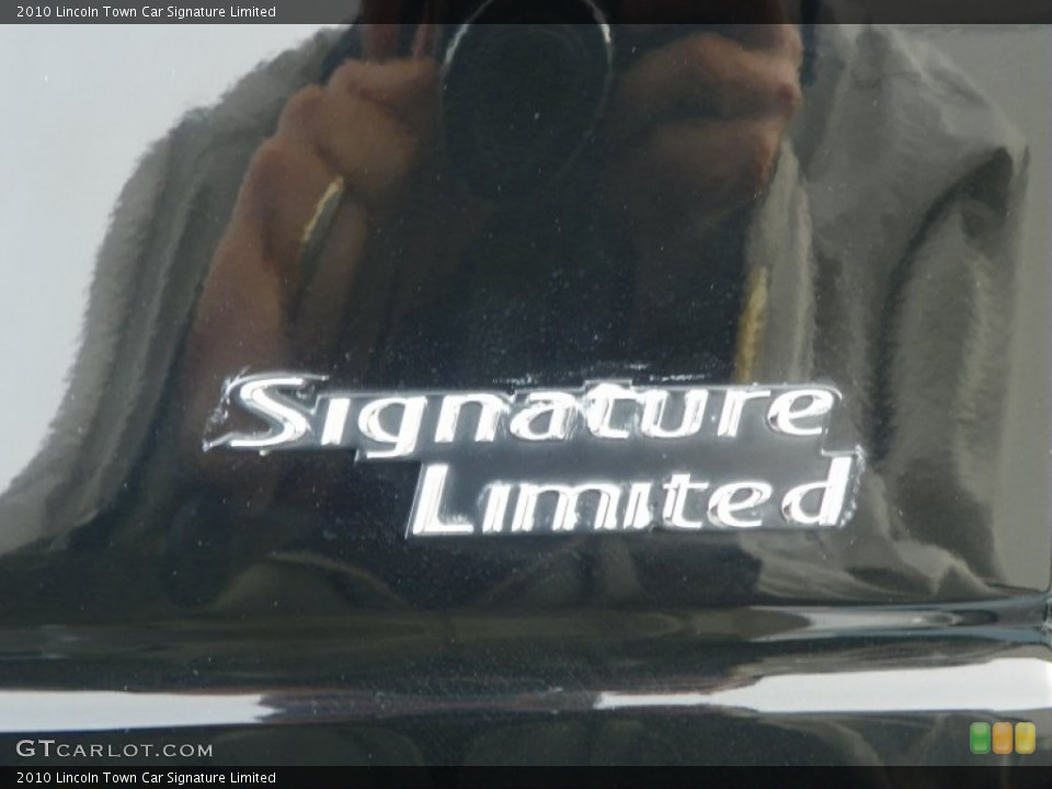 2010 Lincoln Town Car Custom Badge and Logo Photo #56011201