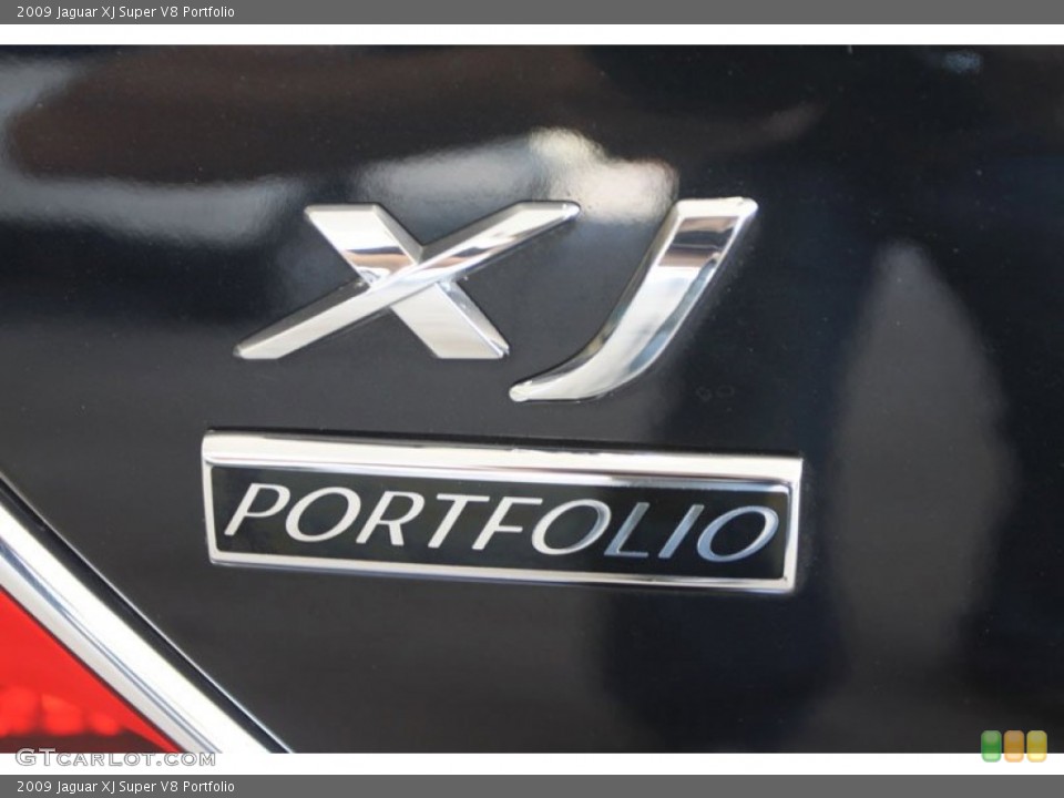 2009 Jaguar XJ Badges and Logos