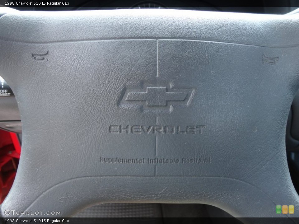 1998 Chevrolet S10 Custom Badge and Logo Photo #56212748