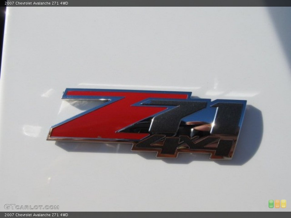2007 Chevrolet Avalanche Custom Badge and Logo Photo #56235538