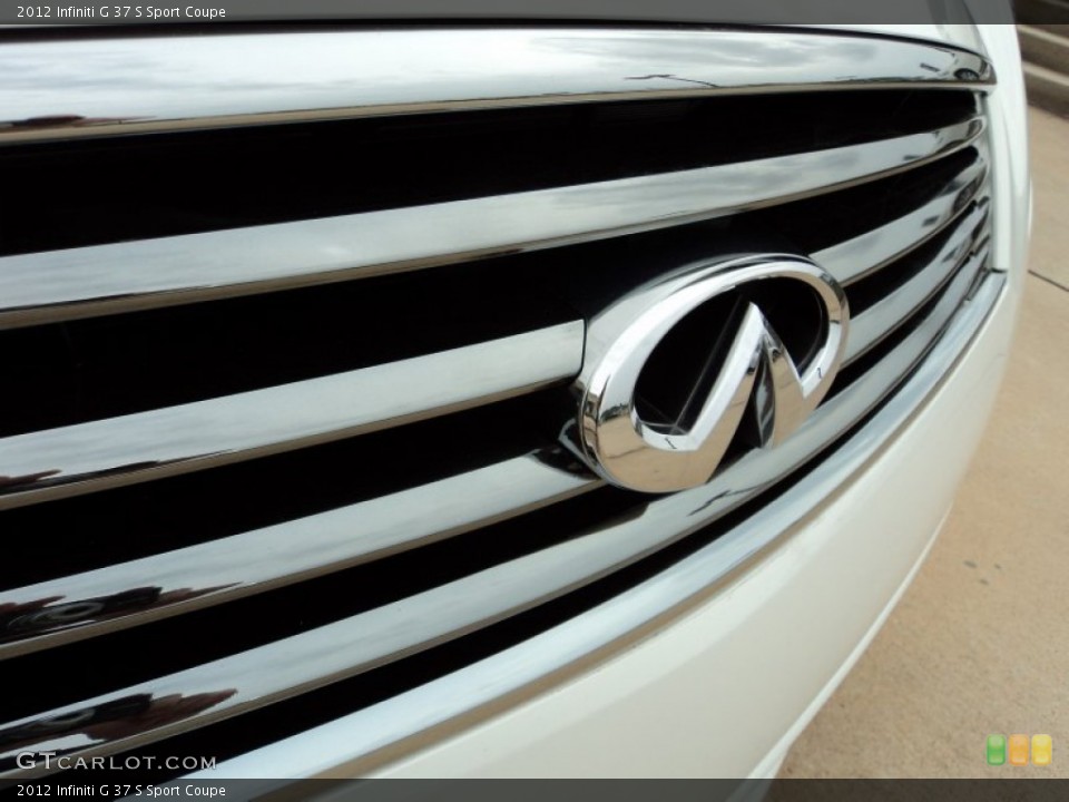 2012 Infiniti G Badges and Logos