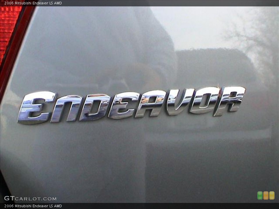 2006 Mitsubishi Endeavor Badges and Logos
