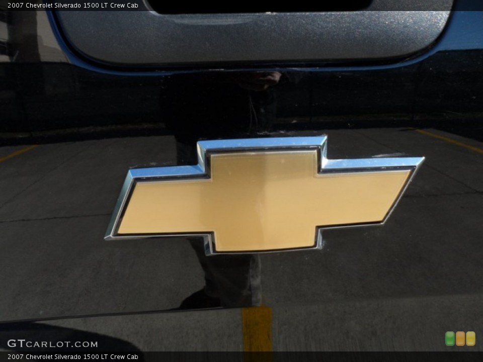 2007 Chevrolet Silverado 1500 Custom Badge and Logo Photo #57027254