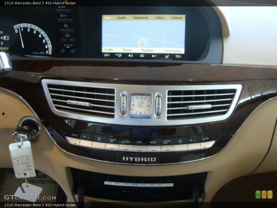 2010 Mercedes-Benz S Badges and Logos