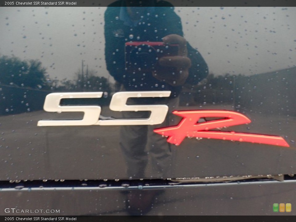 2005 Chevrolet SSR Badges and Logos