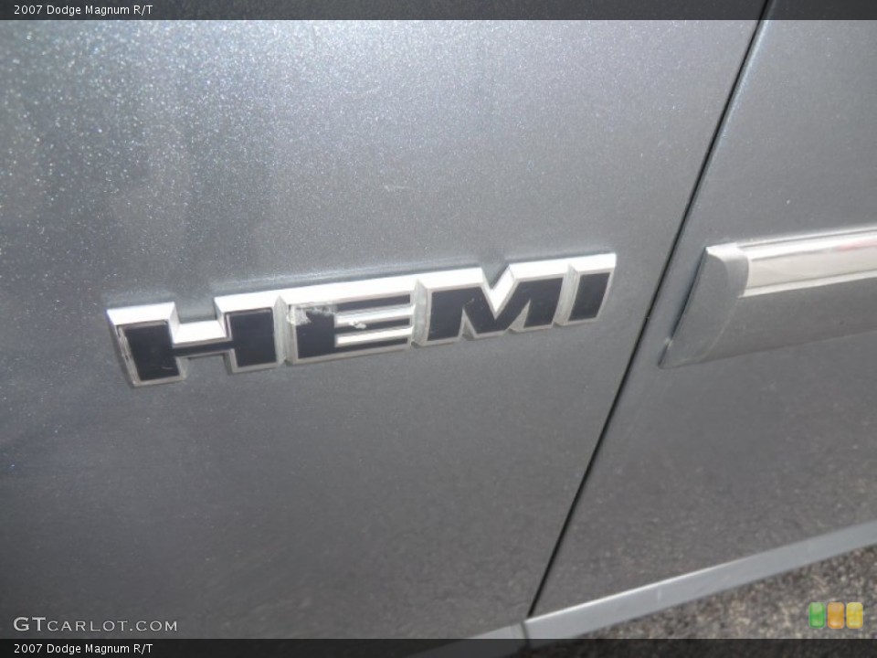 2007 Dodge Magnum Badges and Logos