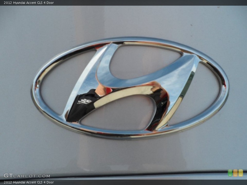 2012 Hyundai Accent Badges and Logos