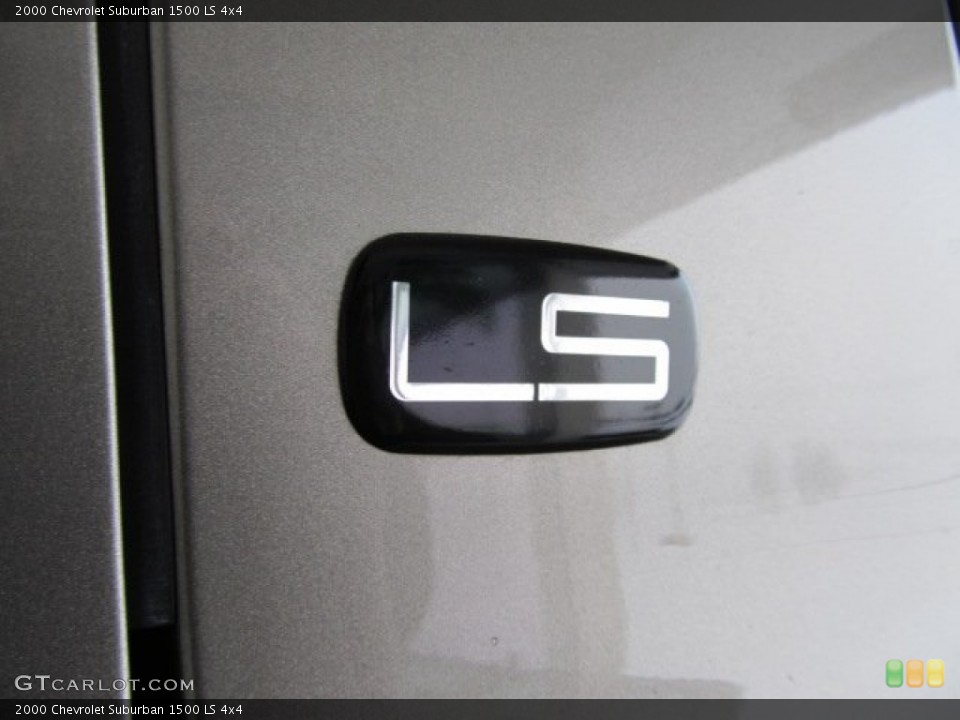 2000 Chevrolet Suburban Badges and Logos