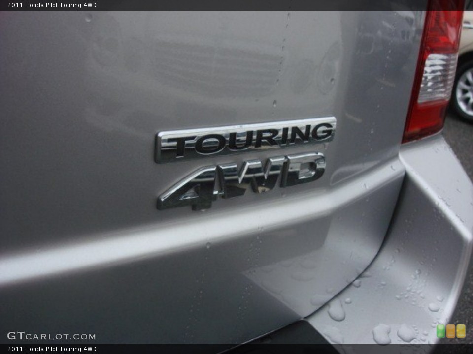 2011 Honda Pilot Badges and Logos