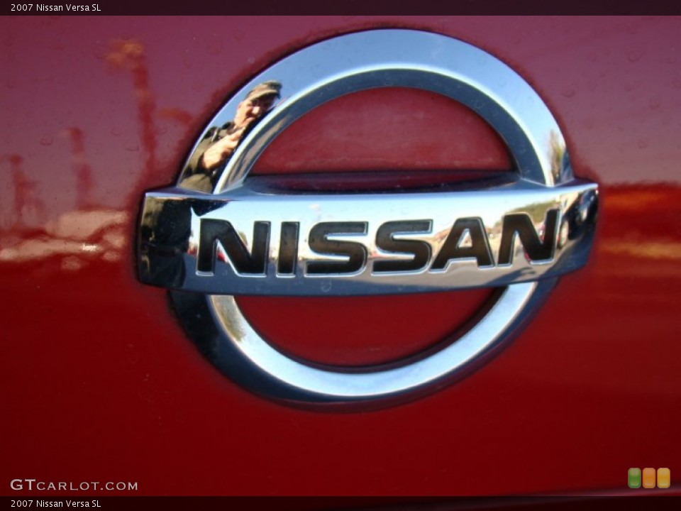 2007 Nissan Versa Badges and Logos