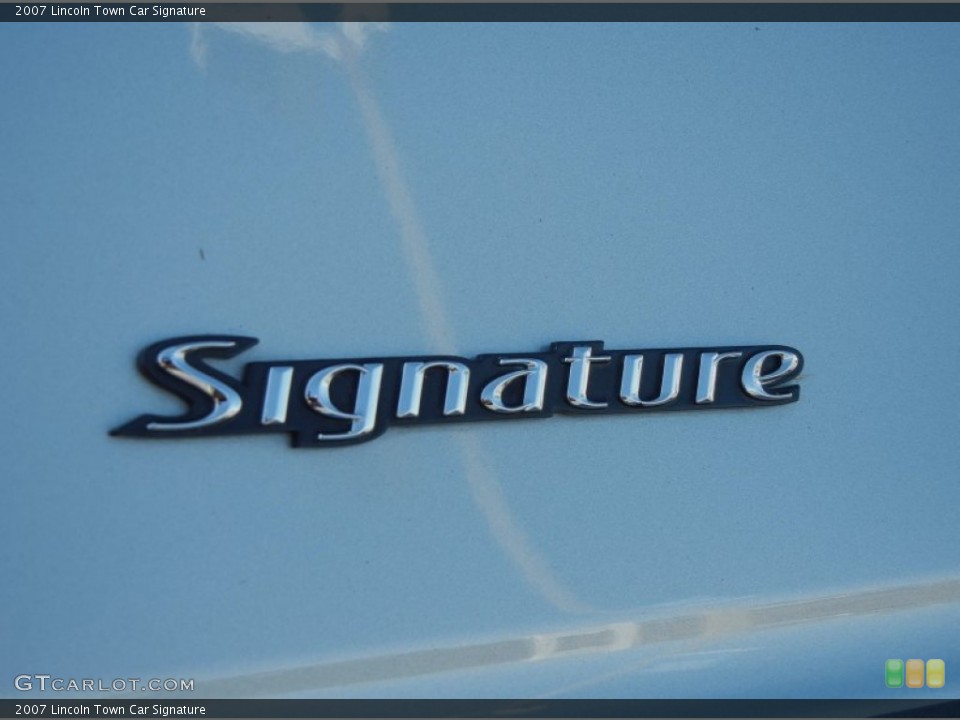 2007 Lincoln Town Car Custom Badge and Logo Photo #60500771