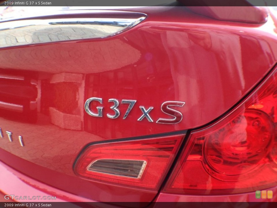 2009 Infiniti G Custom Badge and Logo Photo #61420305