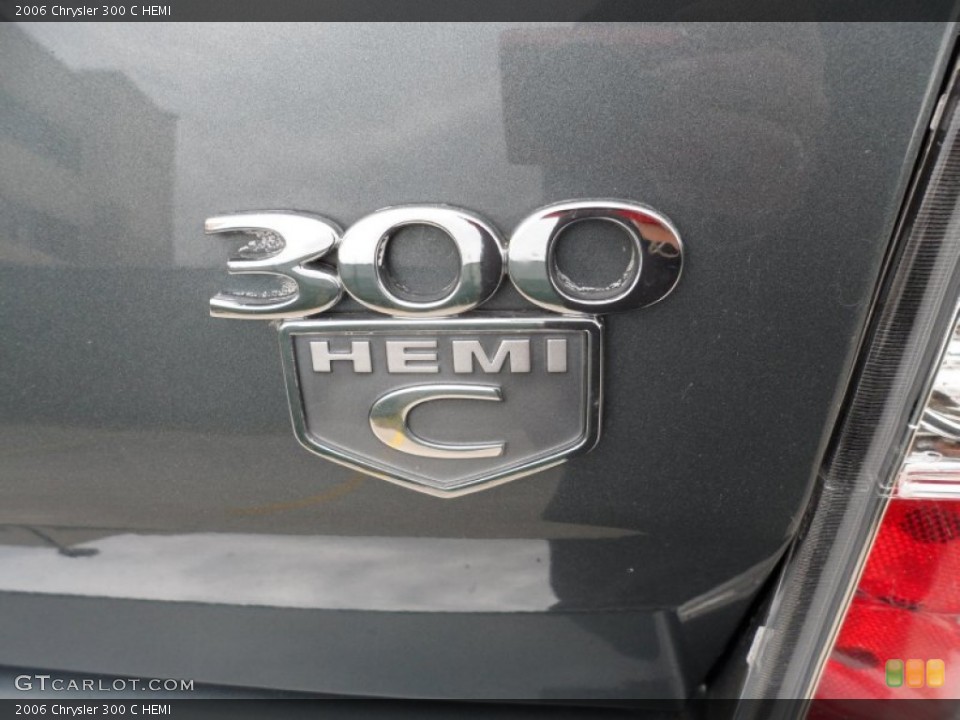 2006 Chrysler 300 Badges and Logos