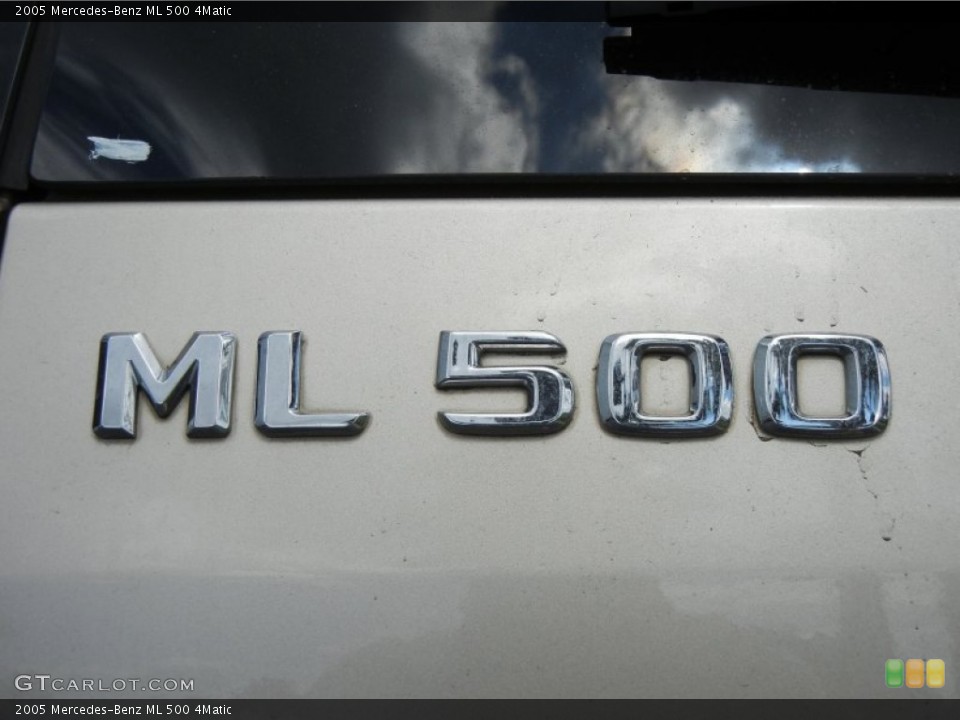2005 Mercedes-Benz ML Badges and Logos
