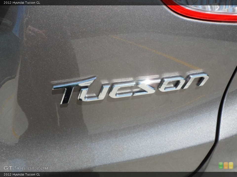 2012 Hyundai Tucson Badges and Logos