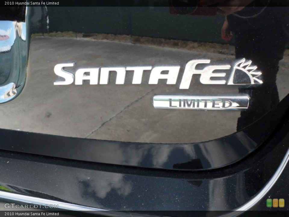2010 Hyundai Santa Fe Badges and Logos