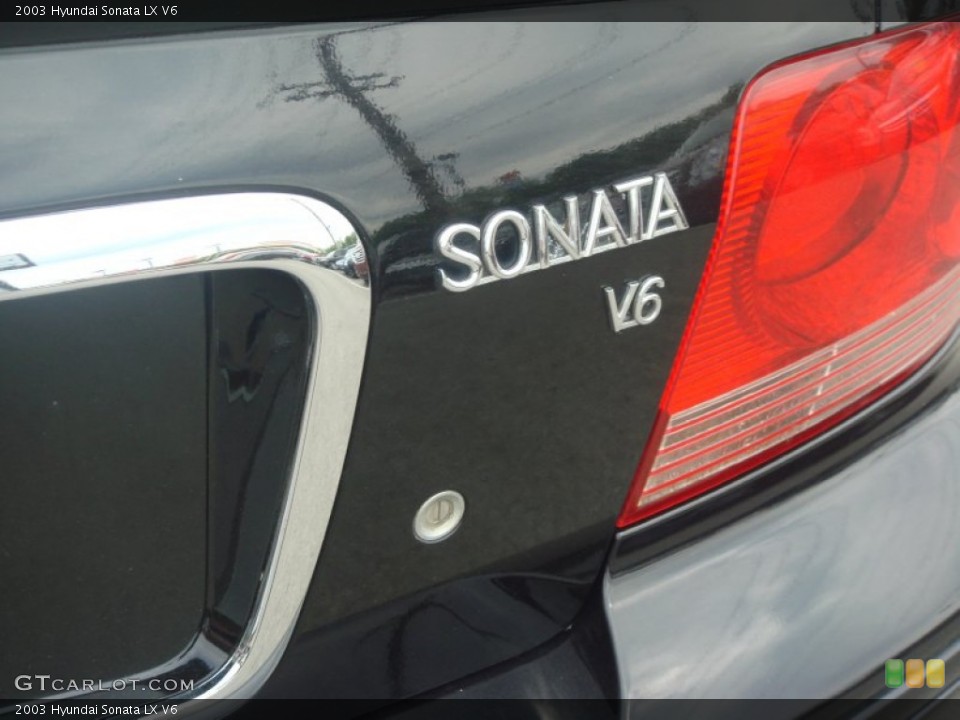 2003 Hyundai Sonata Badges and Logos
