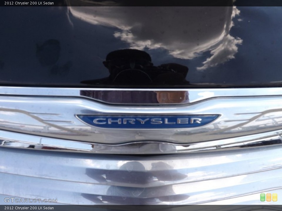 2012 Chrysler 200 Badges and Logos