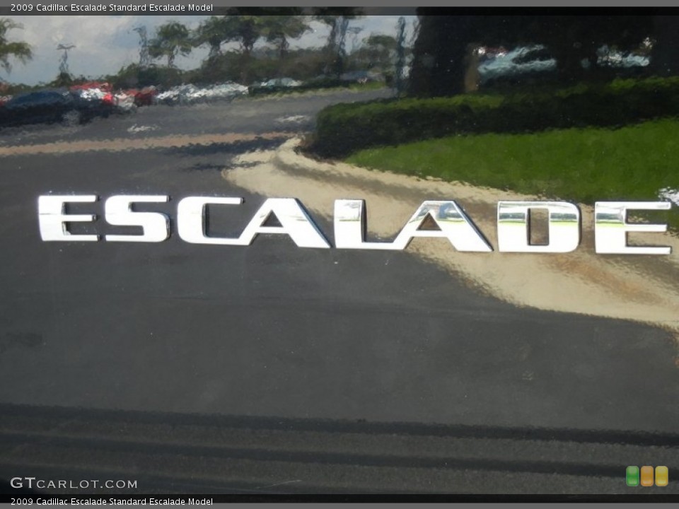 2009 Cadillac Escalade Badges and Logos