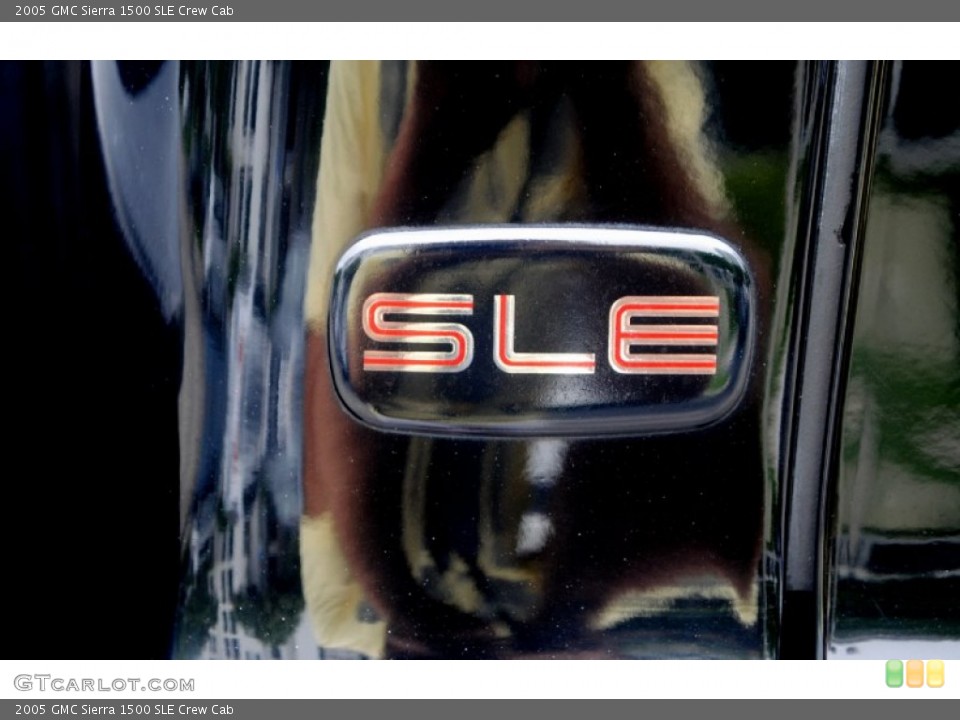 2005 GMC Sierra 1500 Custom Badge and Logo Photo #65675431