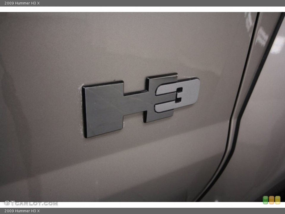 2009 Hummer H3 Custom Badge and Logo Photo #69229908