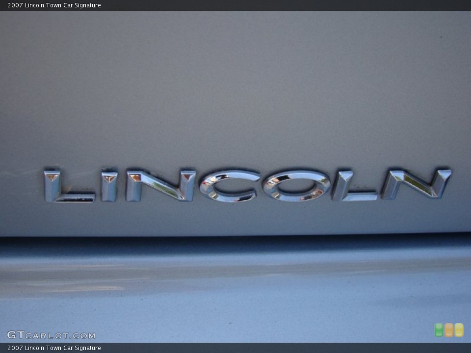 2007 Lincoln Town Car Custom Badge and Logo Photo #69245508