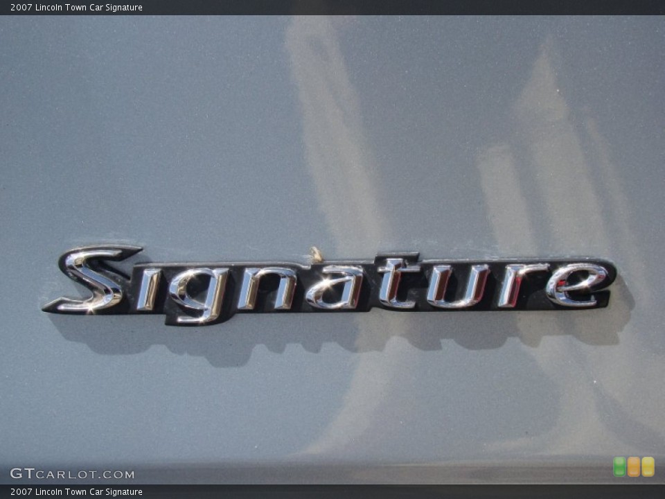 2007 Lincoln Town Car Custom Badge and Logo Photo #69245526