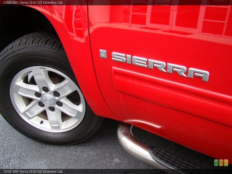 2009 GMC Sierra 1500 Custom Badge and Logo Photo #69362362