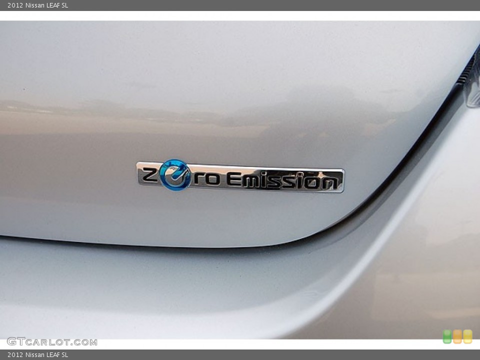 2012 Nissan LEAF Badges and Logos