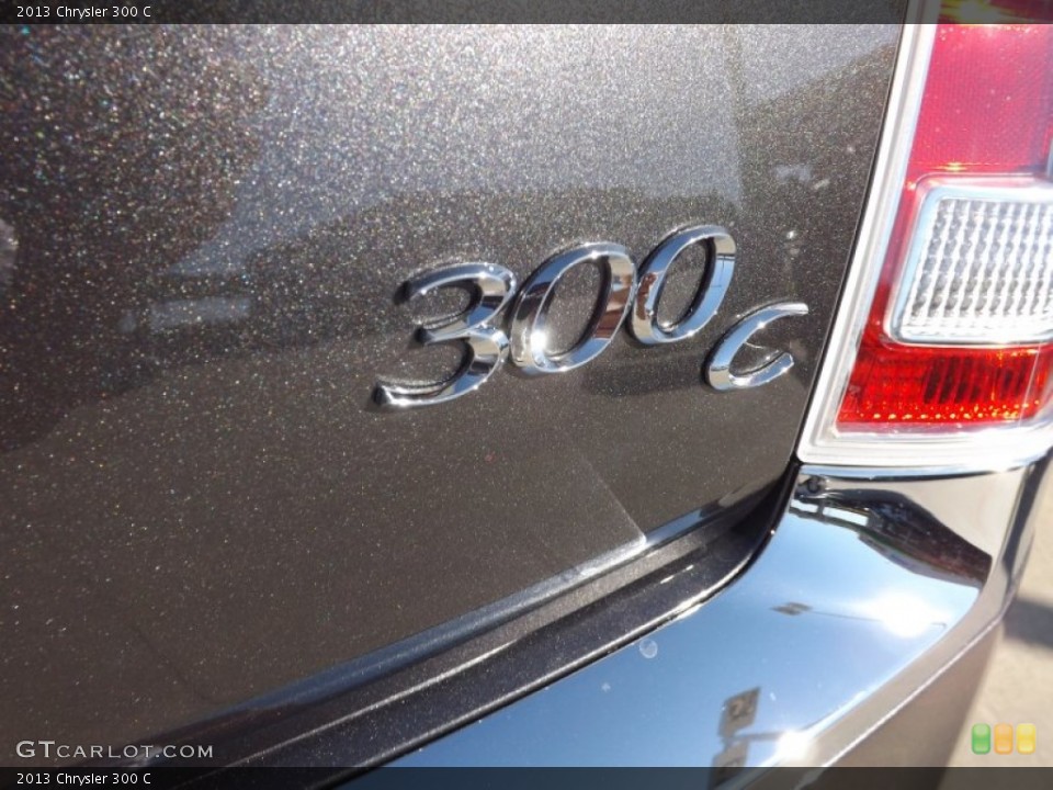 2013 Chrysler 300 Badges and Logos