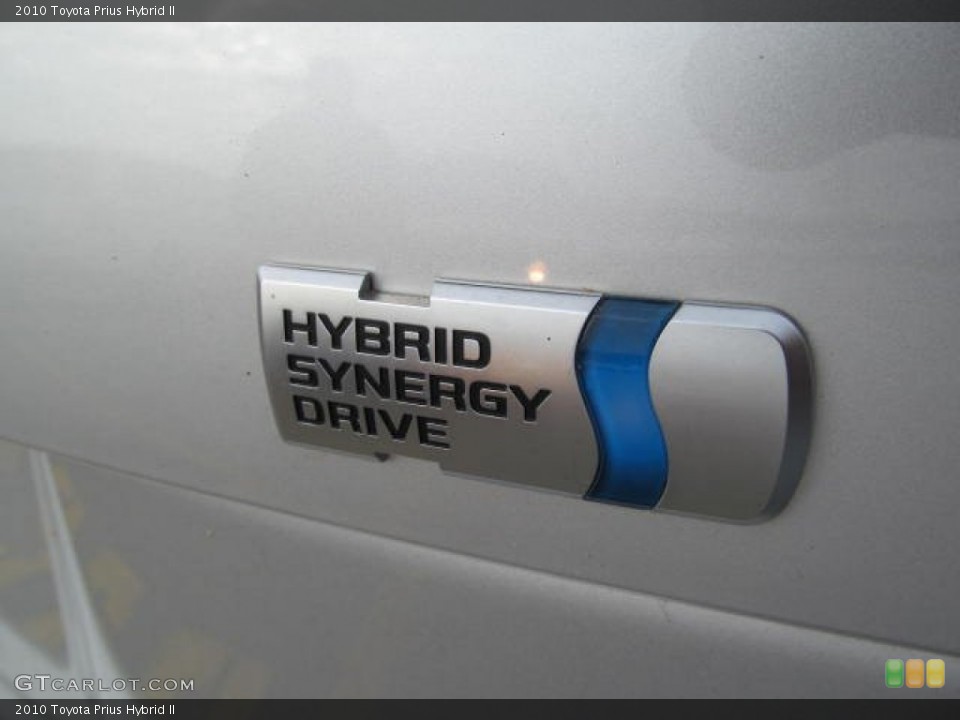 2010 Toyota Prius Badges and Logos