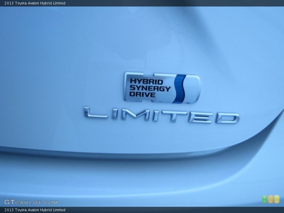 2013 Toyota Avalon Badges and Logos