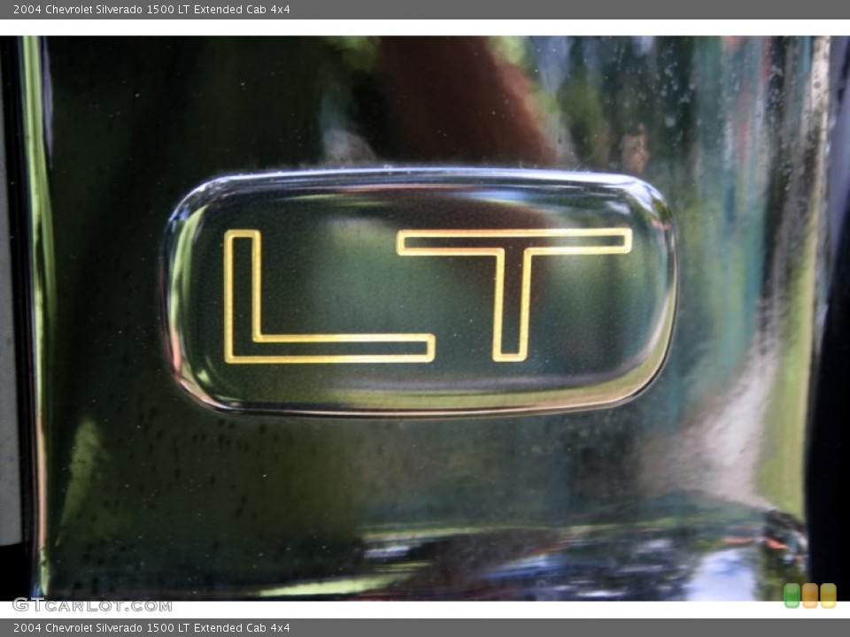 2004 Chevrolet Silverado 1500 Custom Badge and Logo Photo #75533796