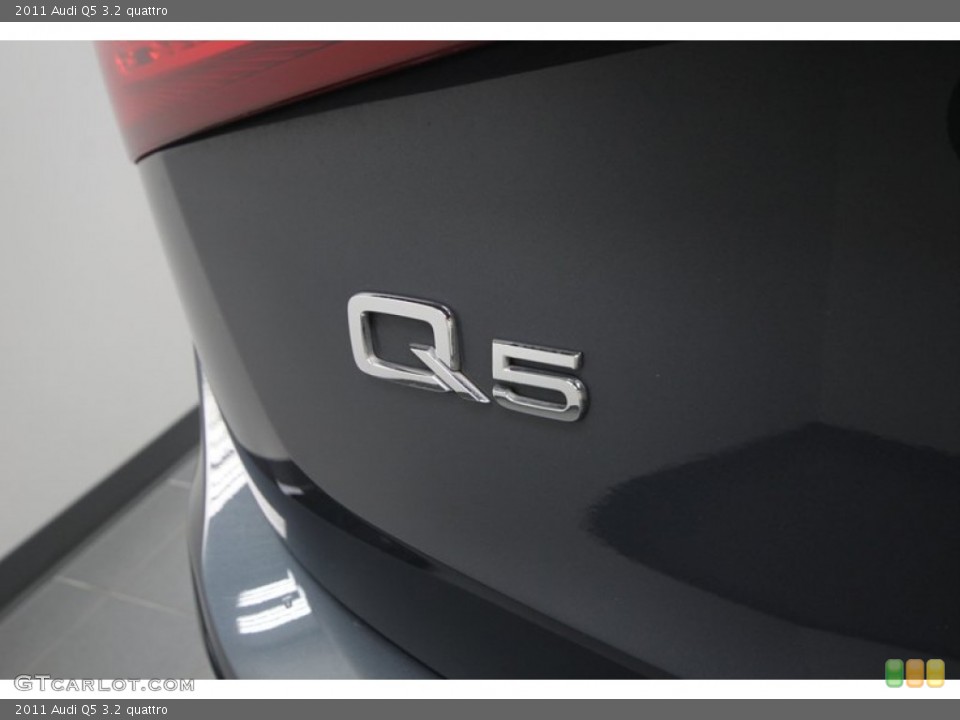 2011 Audi Q5 Badges and Logos