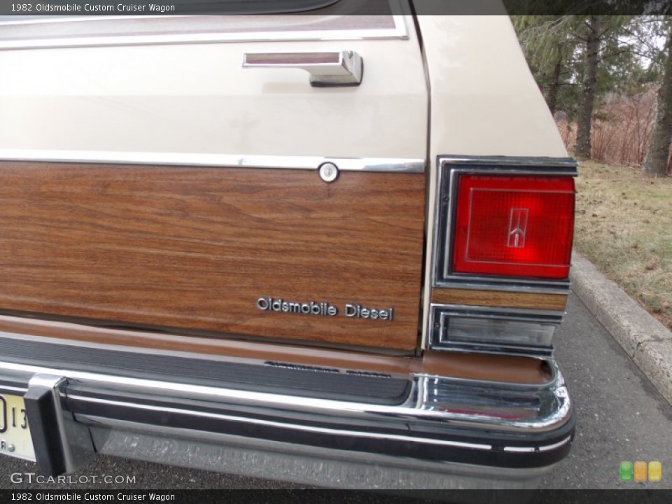 1982 Oldsmobile Custom Cruiser Custom Badge and Logo Photo #76753877
