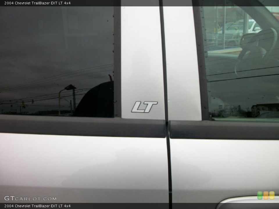 2004 Chevrolet TrailBlazer Badges and Logos