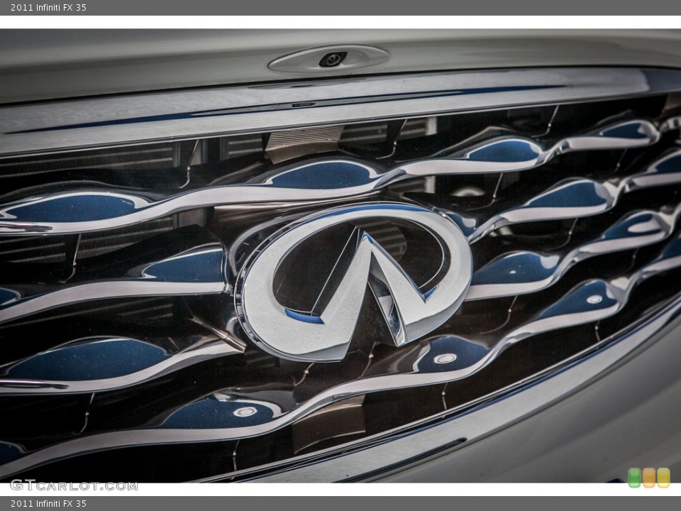 2011 Infiniti FX Badges and Logos