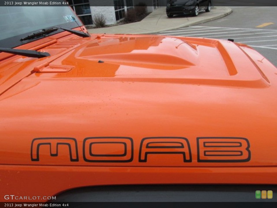 2013 Jeep Wrangler Badges and Logos