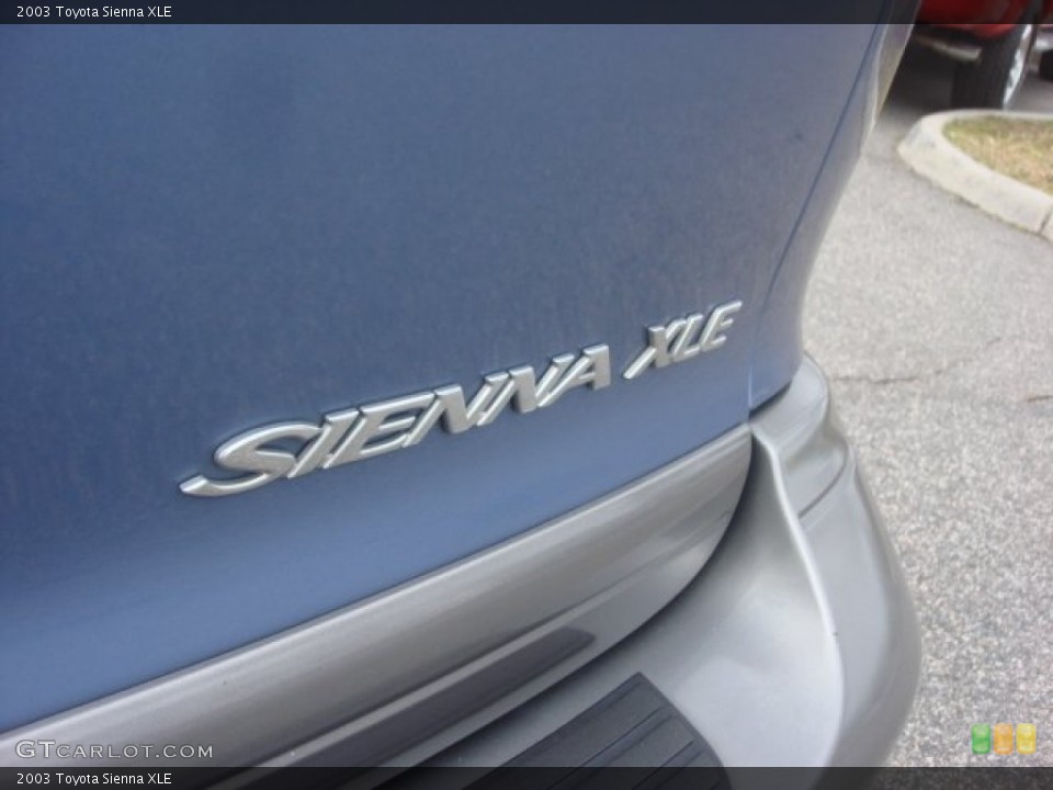 2003 Toyota Sienna Badges and Logos