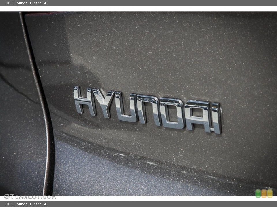 2010 Hyundai Tucson Badges and Logos