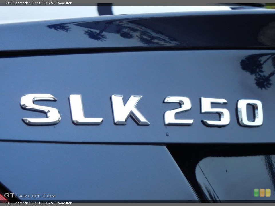 2012 Mercedes-Benz SLK Badges and Logos