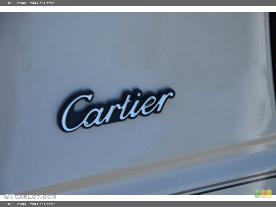 2003 Lincoln Town Car Badges and Logos