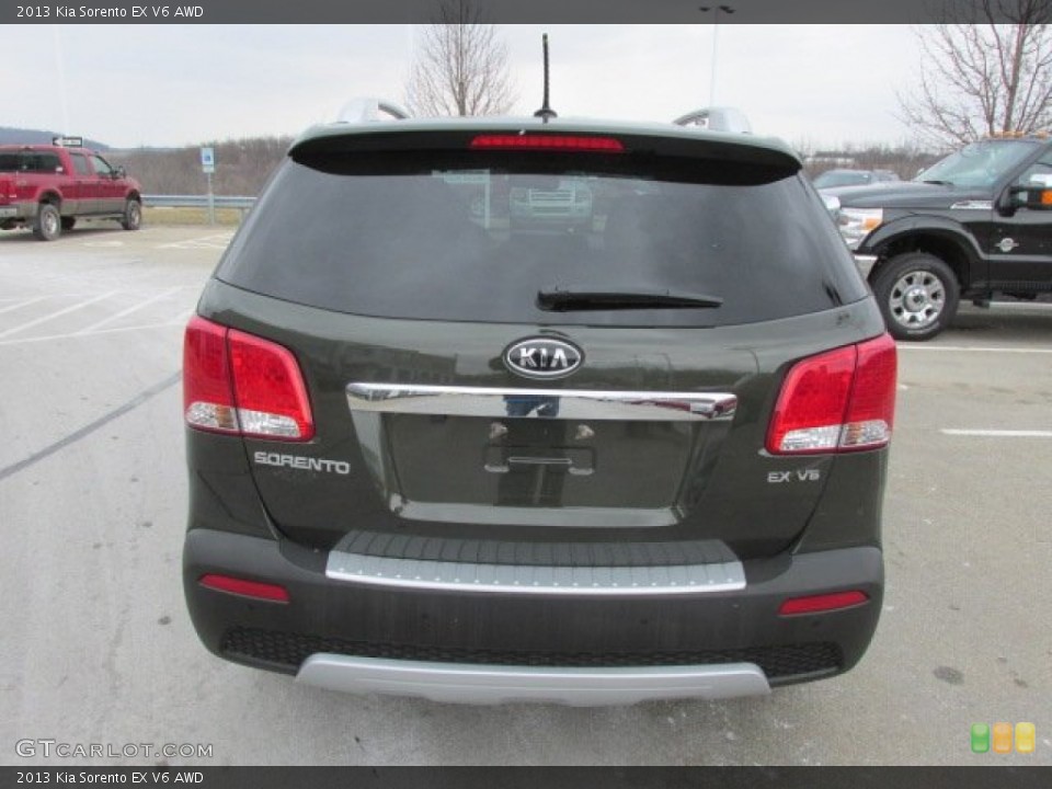 2013 Kia Sorento Badges and Logos