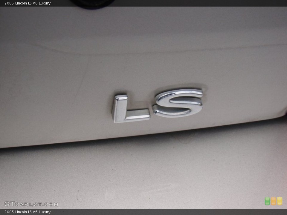 2005 Lincoln LS Badges and Logos
