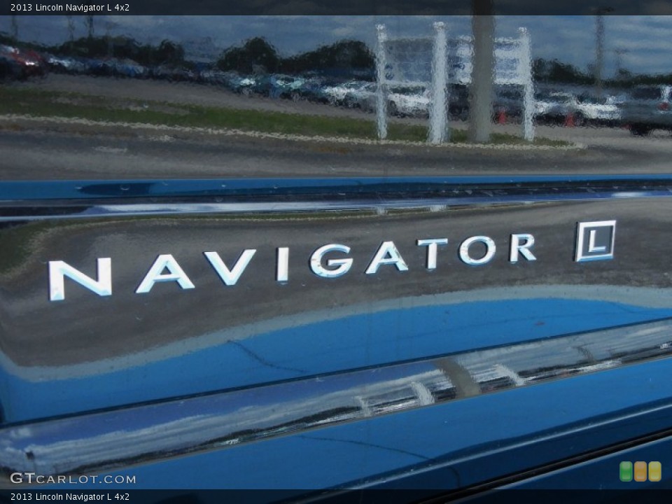 2013 Lincoln Navigator Badges and Logos