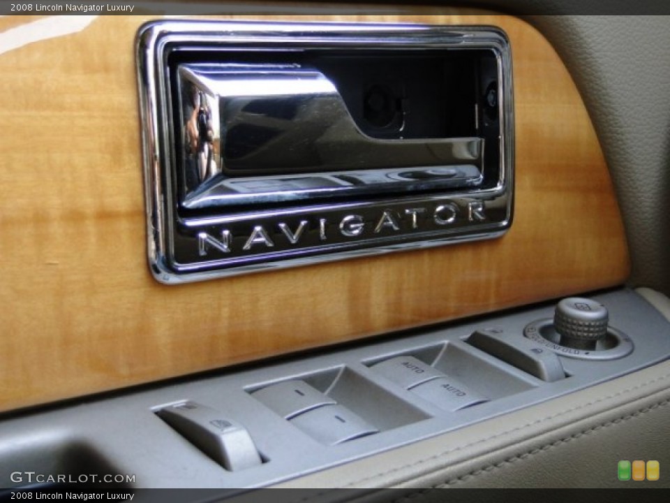 2008 Lincoln Navigator Custom Badge and Logo Photo #79738951