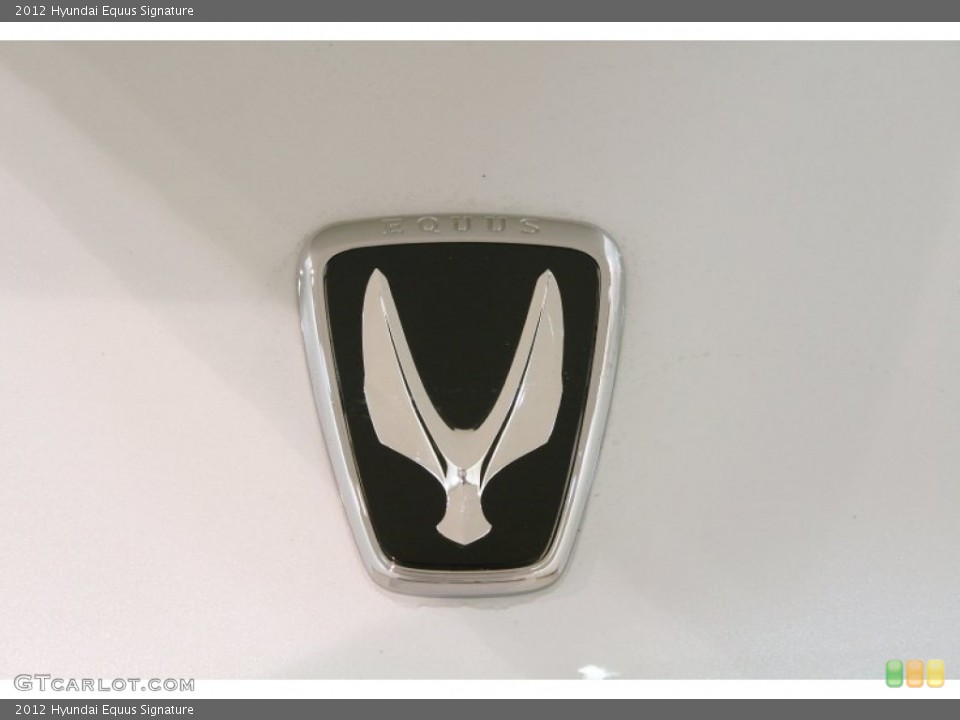 2012 Hyundai Equus Badges and Logos