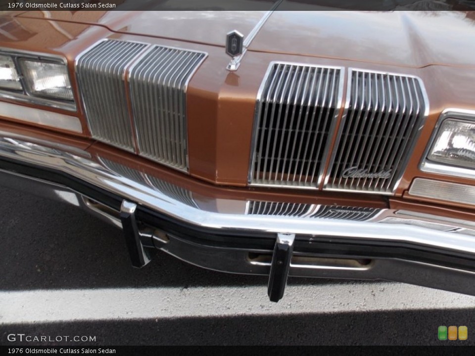 1976 Oldsmobile Cutlass Badges and Logos